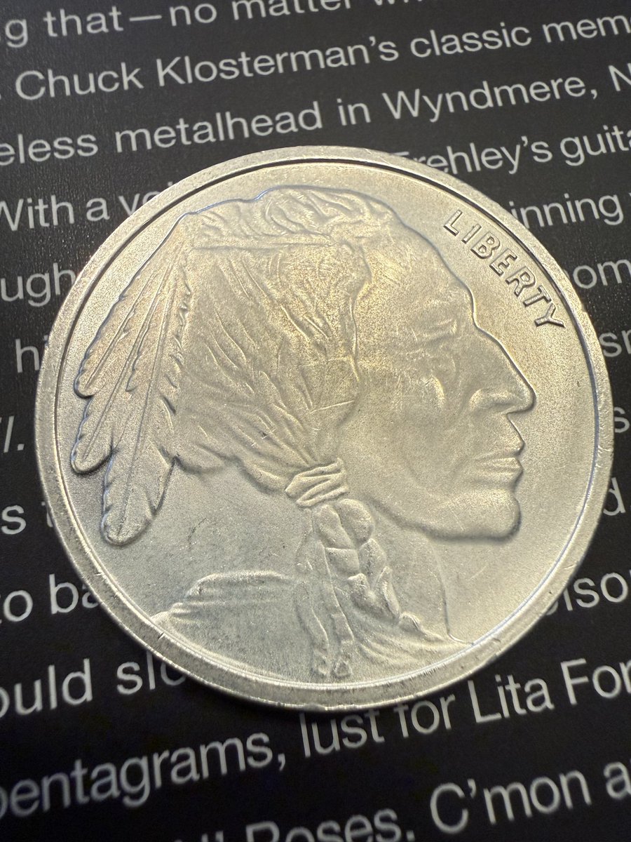 AlxndrBrwn tweet media