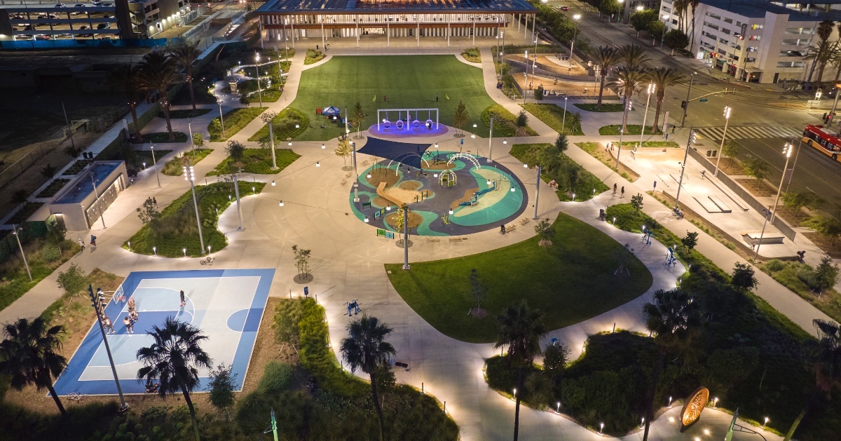 Selux Corporation tweet media