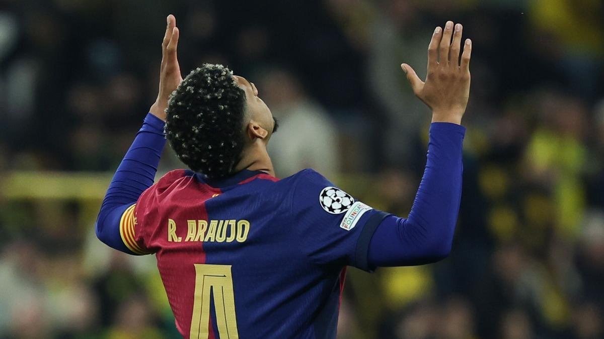 Entra Ronald Araujo por Eric Garcia 🚨

Felicidades al NewCastle por el pase a cuartos de final de la UEFA Champions League. ✅