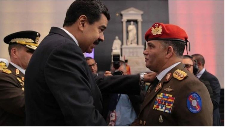 LudusPolitikos's tweet image. Gustavo González López, el nuevo Ministro de Defensa, con el Director de la CIA, John Ratcliffe, un par de semanas después de la extracción de Nicolás Maduro.
