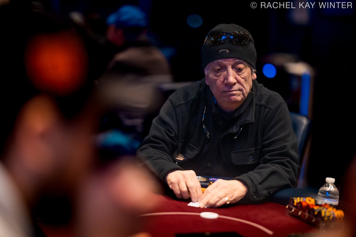 PokerNews tweet media