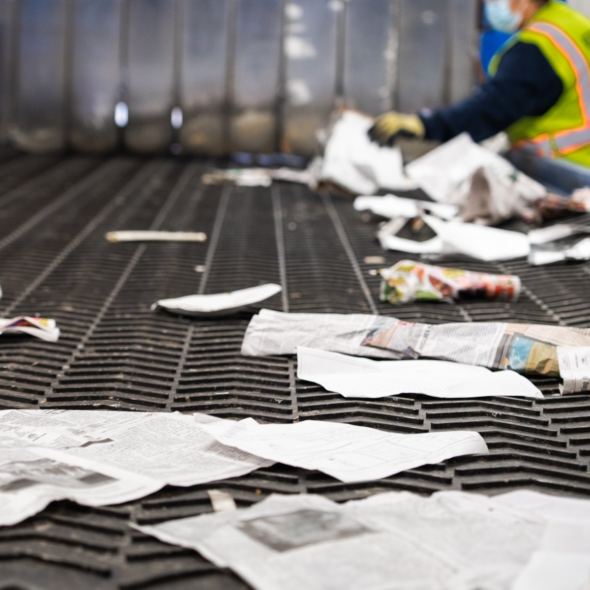 CasellaWaste's tweet photo. Recycling is always evolving. Every day, we’re investing in smarter systems, stronger partnerships, and better solutions to turn today’s discards into tomorrow’s resources. ♻️ This Global Recycling Day, join us in moving recycling forward. Learn more at https://t.co/rITDI7oQ8Y. https://t.co/buscPkQdW5