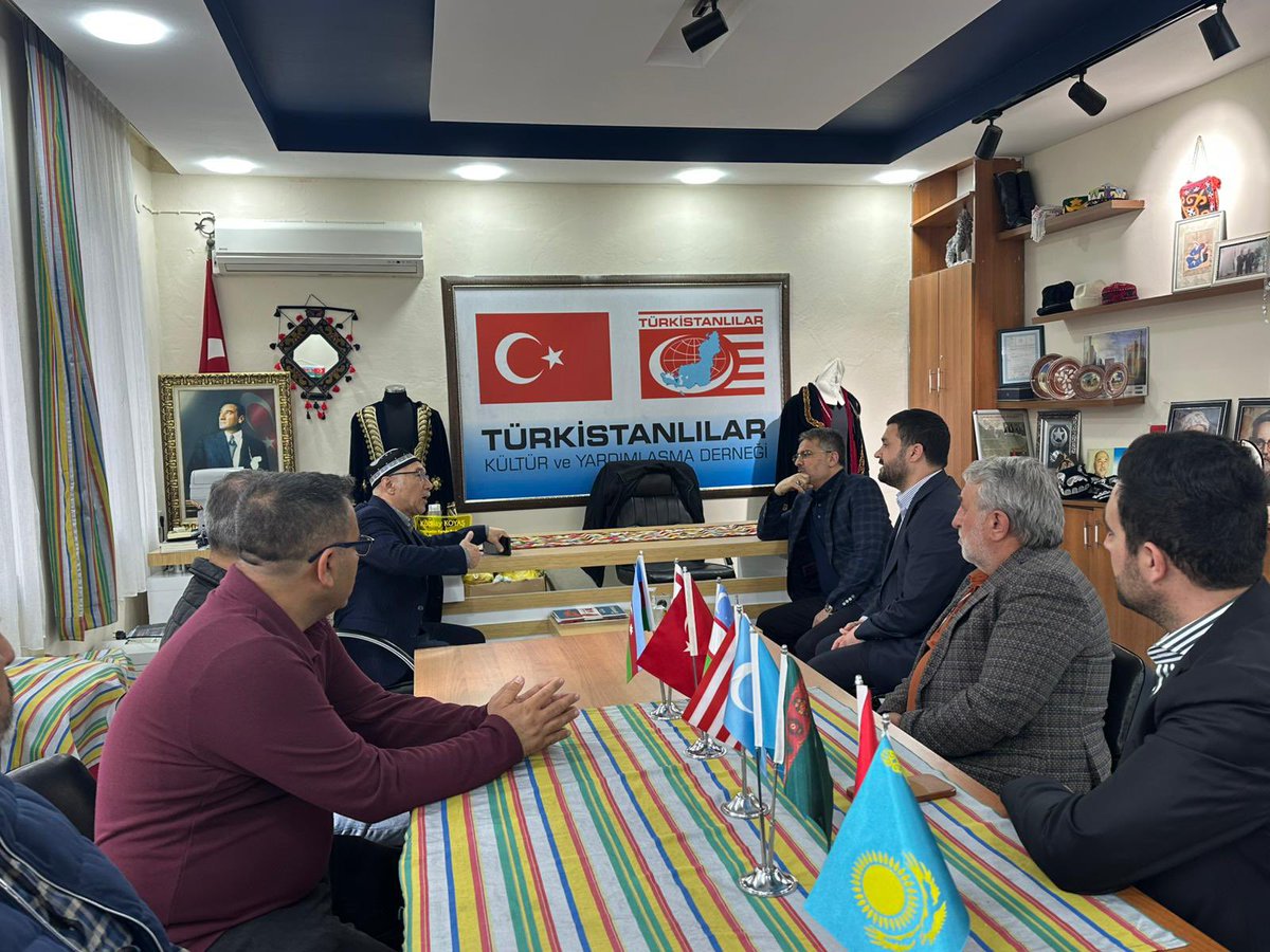 farukaytek's tweet photo. ❝AK Parti; gönül coğrafyamızla kurduğu kardeşlik hukukunu diri tutan, dayanışmayı ve muhabbeti esas alan bir dava hareketidir.❞

Yüreğir İlçe Başkanımız Mehmet Murat Kılınç ve kıymetli teşkilatımız ile Adana Türkistanlılar Yardımlaşma ve Dayanışma Derneği Başkanı Kubilay Kıyas’ı ziyaret ettik.

Gönül bağımızı kuvvetlendirmeye, kardeşlik hukukumuzu daha da pekiştirmeye devam edeceğiz.

📍 Yüreğir