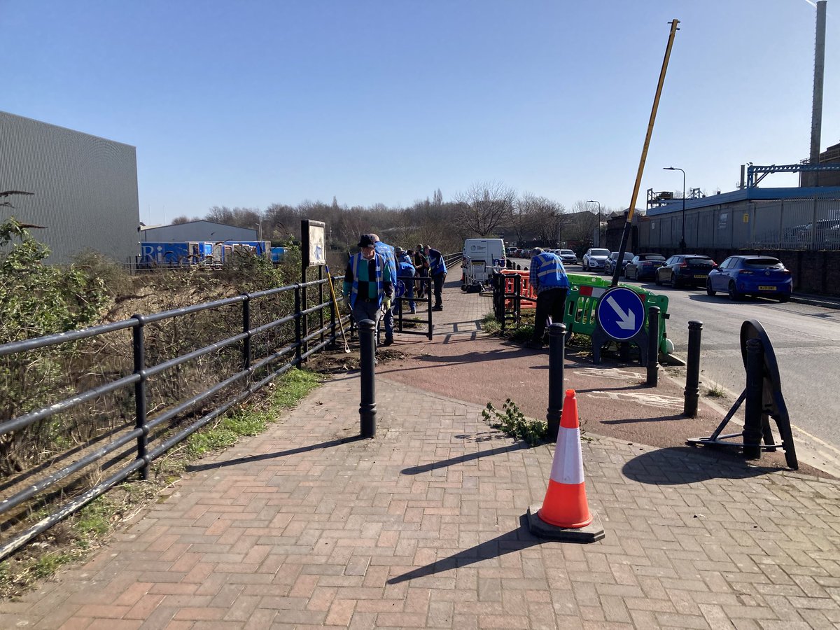 Blue loop tweet media