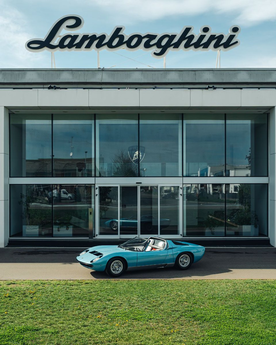 Lamborghini tweet media