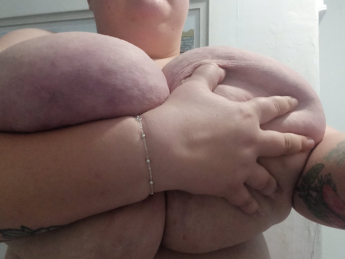 J cup Jaymee✨ tweet media