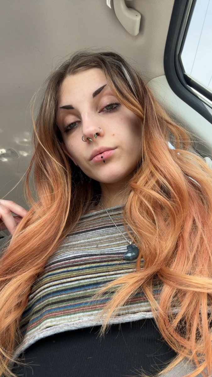 Novas_Chaos's tweet photo. Haven’t been active, on vacation right now, enjoying being able to wear slutty clothes outside https://t.co/Ixxe7t1TF1