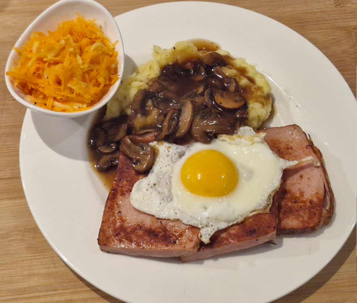 Doktor Eder tweet media