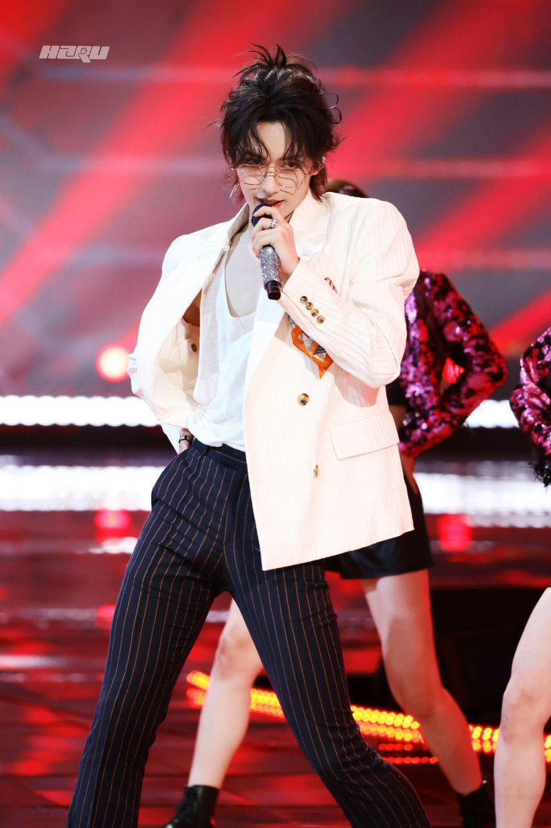 🌛𝑻🌜 tweet media