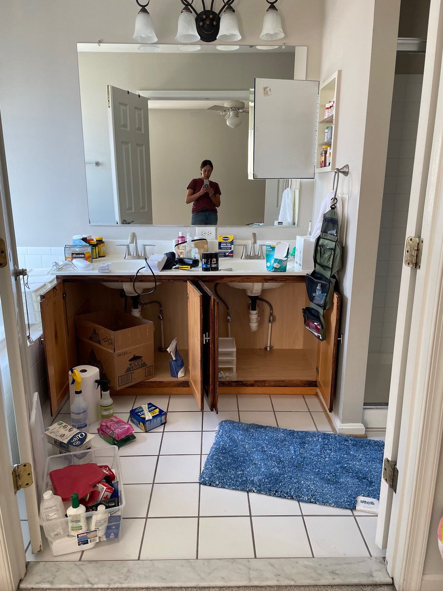 life_on_track's tweet image. You know that dread and overwhelm after moving day? That’s where I come in! I love unpacking and helping clients set up their new spaces. #declutter #getorganized #unpacking #movingday