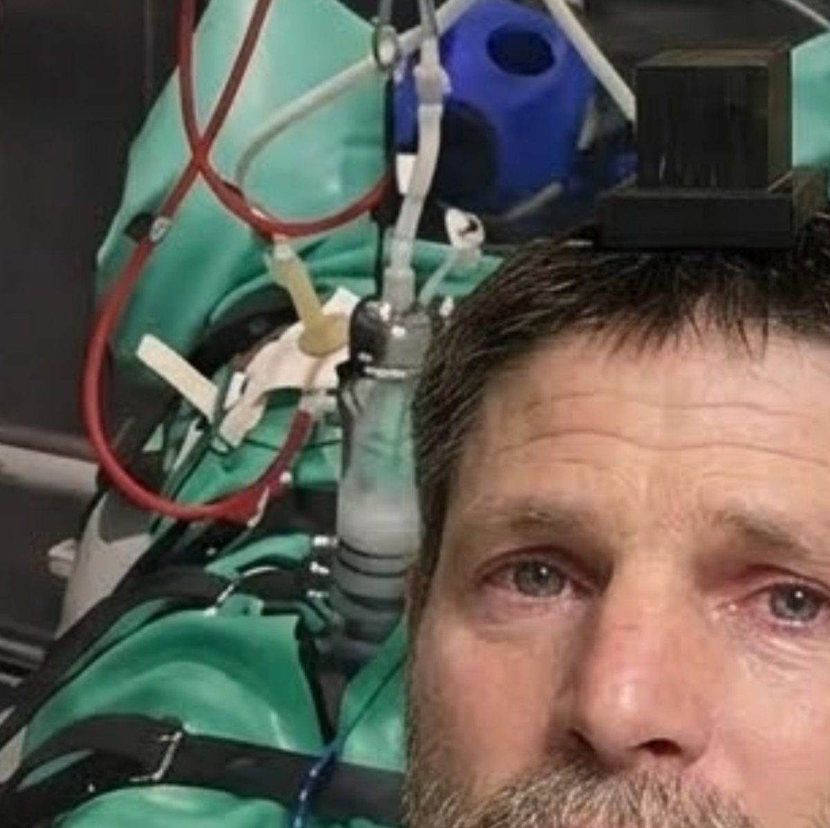 Politracker tweet media