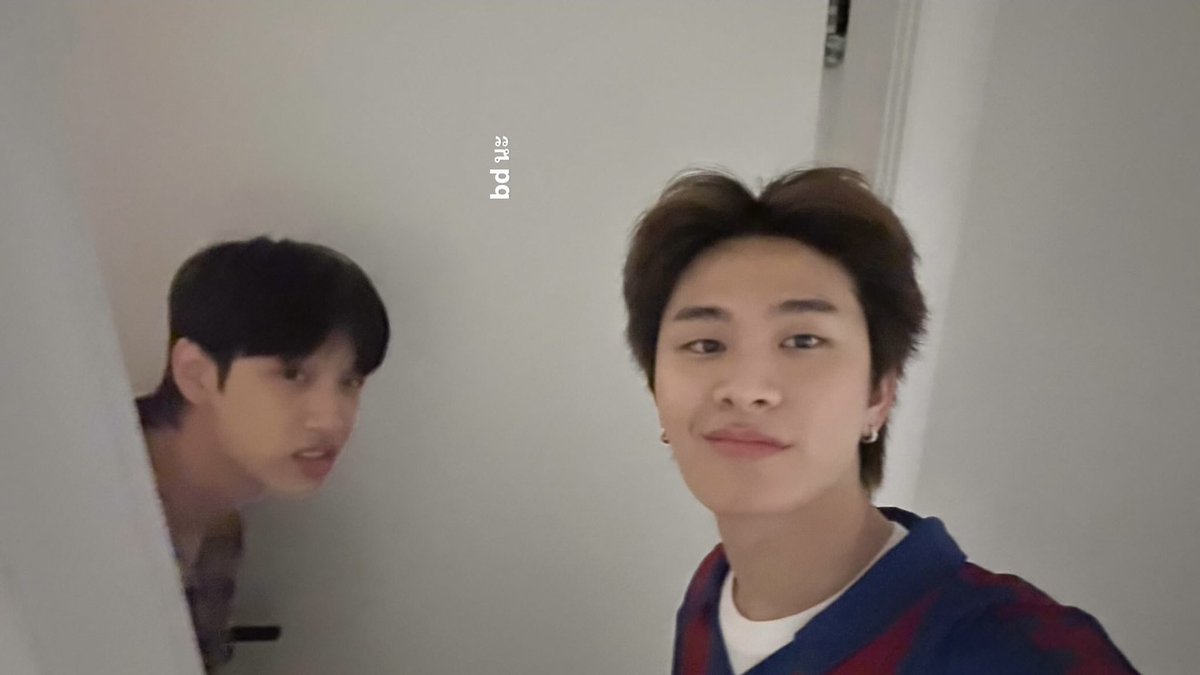 mamohyung's tweet photo. 19 ขวบ “ BD ไอ่ตูดหมึก ”
20 ขวบ ”Hbd ไอแชิ่ม “
21 ขวบ “ bd นะ “

ฮีเขียนสั้นลงทุกปี https://t.co/Hy4boXC9Sa