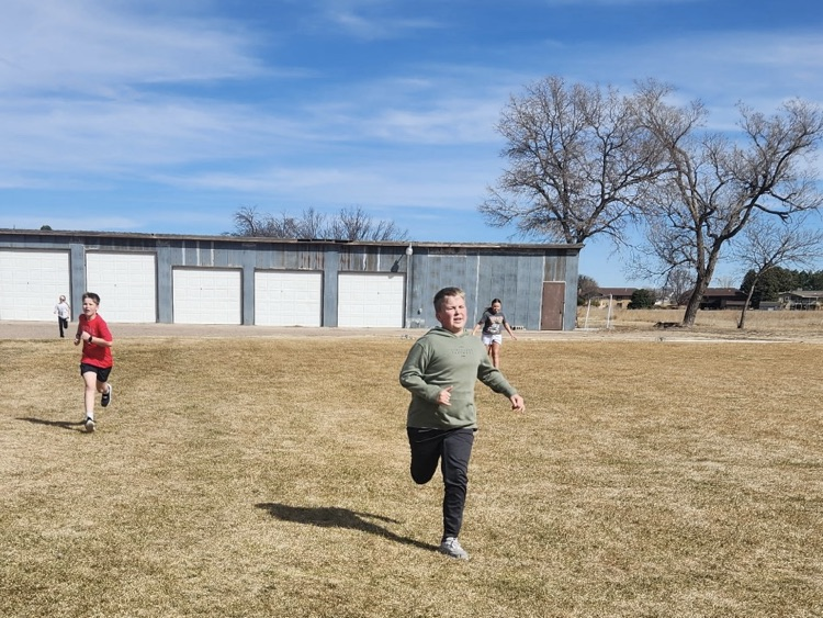 PCS_Pride's tweet image. 5th Gade ELA:
   Mrs. Turner and her students took advantage of the beautiful weather during class.  Students went outside and competed against each other in a relay-race to practice their spelling words.
#makelearningfun
#plainsmenpride