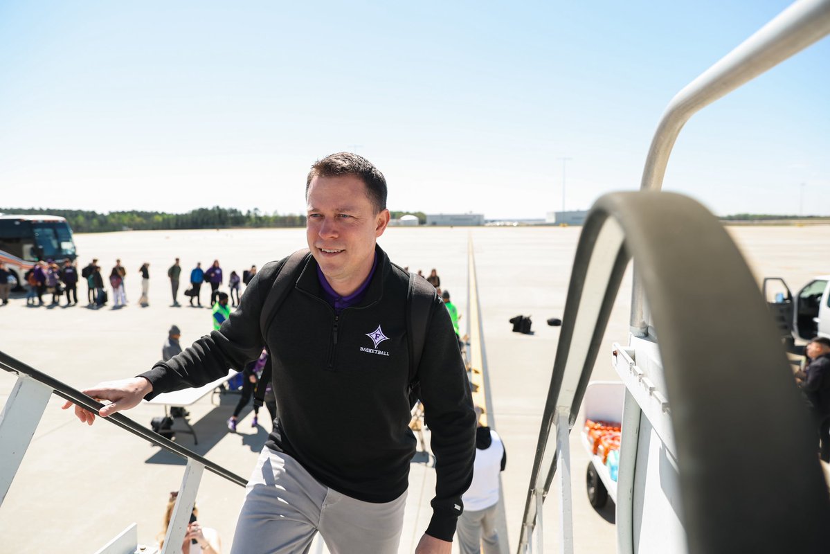 Furman Paladins tweet media