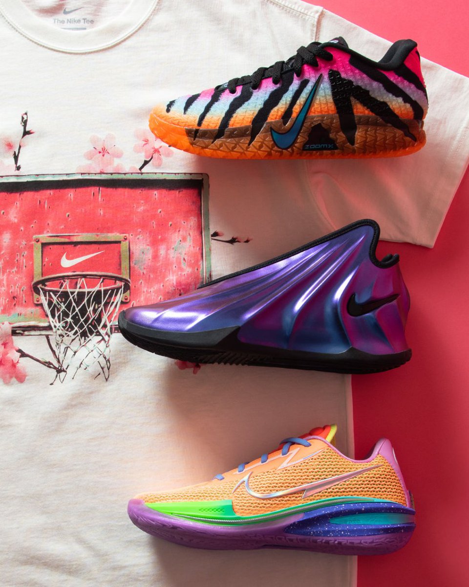 Foot Locker tweet media