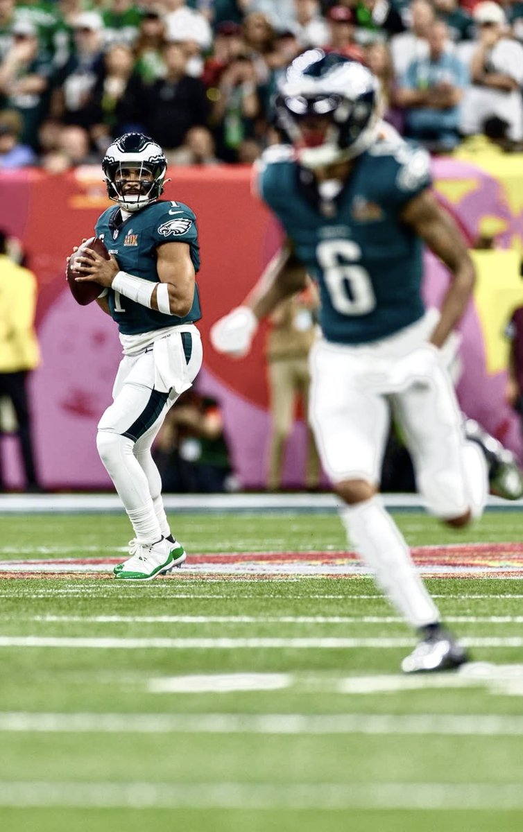 Quay L.Jones🦅 #FlyEaglesFly SBLIX CHAMPIONS!! tweet media