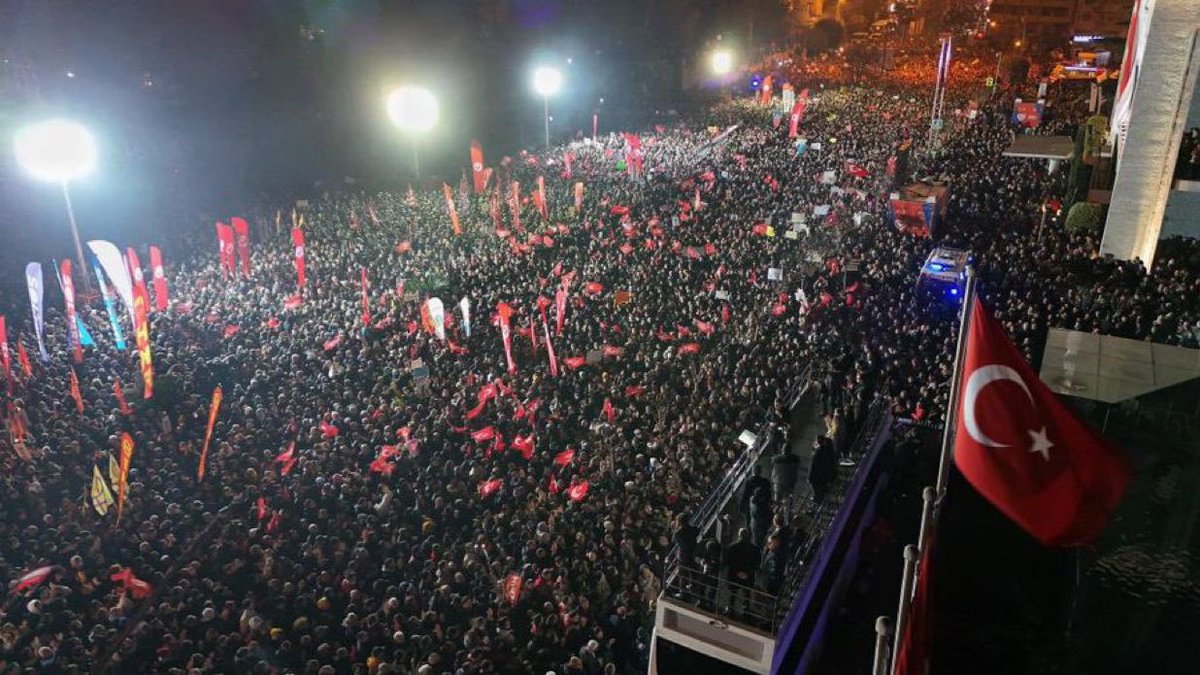 Özgür Çelik tweet media