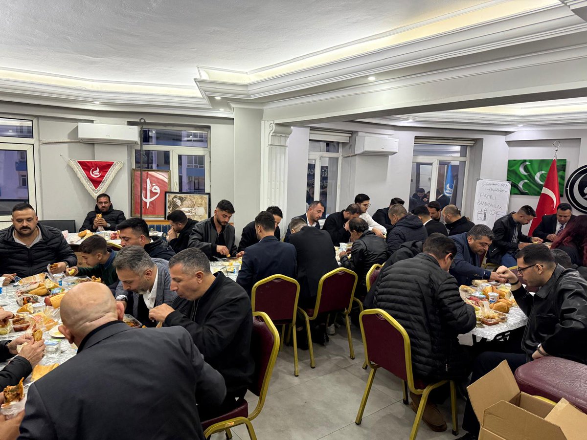 konyaaltiocak's tweet photo. Ülkü Ocakları Konyaaltı İlçe Başkanlığı olarak bugün iftarımızı kutlu ocağımızda gerçekleştirdik; Ülkü Ocakları Antalya İl Başkanımız Sayın Ömer Faruk Yıldırım’ın emir ve talimatlarını aldık. https://t.co/6gVou7P8cz