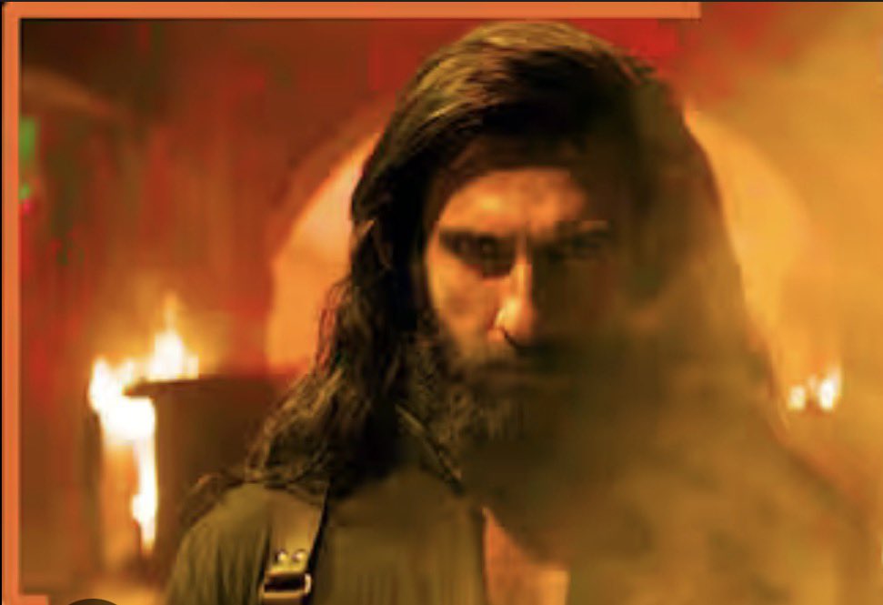 #Dhurandhar2 बेजोड़ पिक्चर है । कहानी का लेखन और निर्देशन अनमोल है , दर्शकों को अन्त तक बाँध कर रखता है । धुरंधर -२ पिक्चर ख़त्म होने के बाद भी आपके दिमाग़ में चलती रहती है । #धुरंधर२ #DhurandharTheRevenge <a href="/AdityaDharFilms/">Aditya Dhar</a>