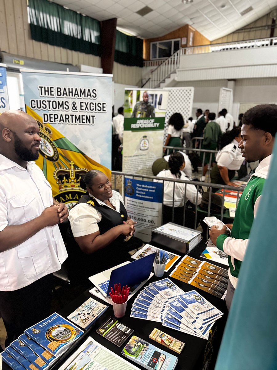 tced242's tweet photo. Inspiring the next generation, one conversation at a time.

Customs/Revenue Officers II Phiora Evans and Dwight Grant, together with Trainee Customs/Revenue Officers T’Arnold Johnson, Brinton Bain, and Jeremiah Butler, attended the Queen’s College Career Fair on, 18th March 2026. https://t.co/hwirRt94dl