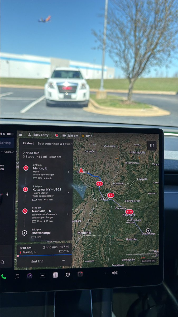 DavidMoss's tweet image. Leaving St. Louis for Chattanooga 

Make sure to come to @ChatCharge this weekend where you can see myself speak on a live panel about Tesla FSD with @koby_pierce &amp;amp; @JonBbC_TechGeek
