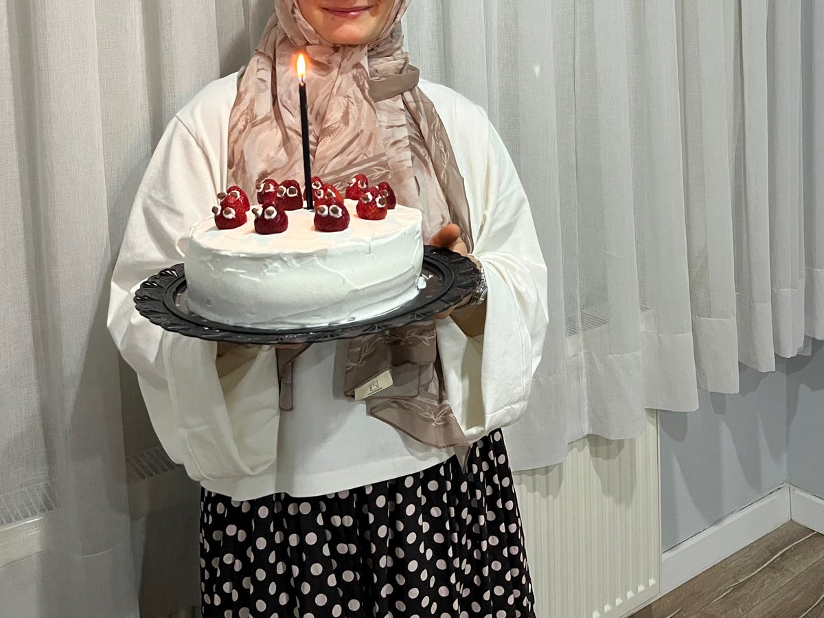 sefoliiiii's tweet photo. İslamın kızı jale 21 yaşında https://t.co/NUmfH4U8Ci