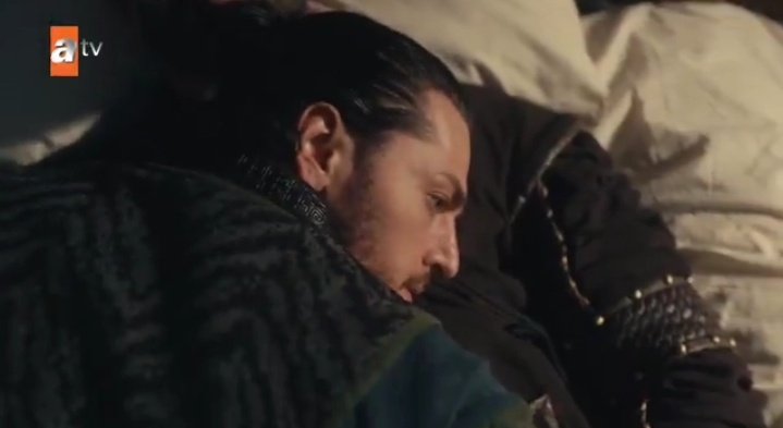 neprostonergis's tweet photo. bu arada nabzına bakıyordu falan ama dolaylı yoldan alaeddin flava sarıldı🥹
#alvius #kuruluşorhan https://t.co/y5InIeA9h4