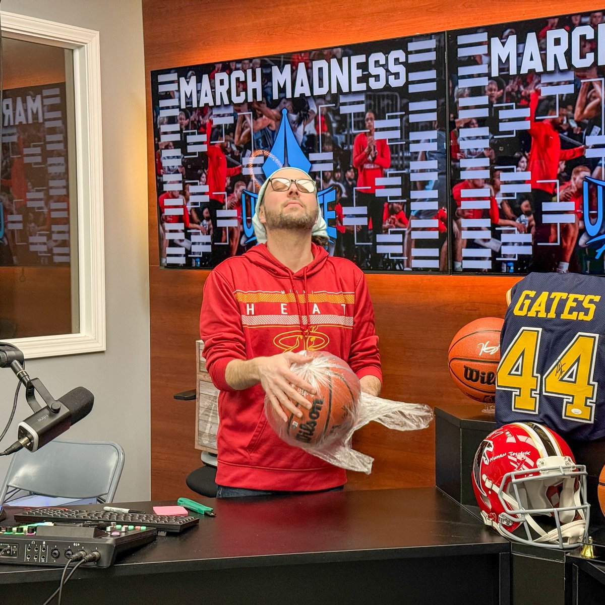 Ultimate Autographs tweet media