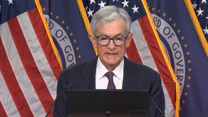 Gregory Daco tweet media