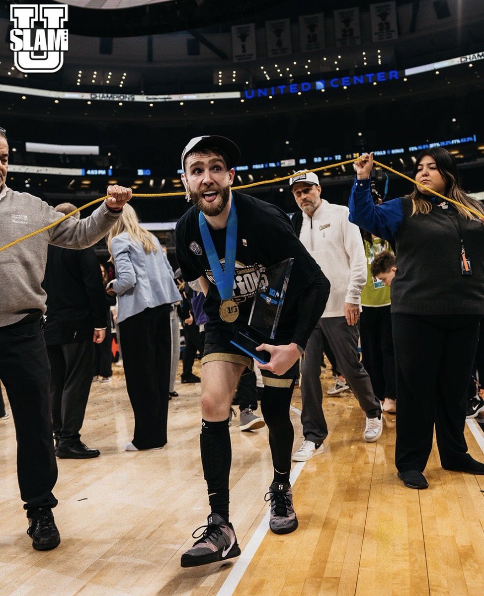 BoilerBurner1's tweet photo. FRESHMAN: Honorable mention all-B1G
SOPHOMORE: 1st team All-B1G, Cousy award finalist 
JUNIOR: B1G Player-of-the-Year, 1st Team All-American, Cousy award winner
SENIOR: 1st team All-B1G, BTT Most Outstanding Player, 1st Team All-American. 

2 assists away from the all-time assists record and 5️⃣ rings (and counting). 

Quite the career for the 198th ranked HS recruit. 

3️⃣🐐