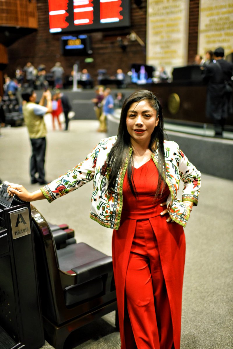 JessicaCis1985's tweet photo. Cámara de Diputados LXVI Legislatura 👉🏻 Sesión solemne del 88 Aniversario de la Expropiación Petrolera.  @mx_diputados  #dipjessicaramirez  #unidadporelbiendetodos  #bancadadelpueblo https://t.co/Te44FKY01i