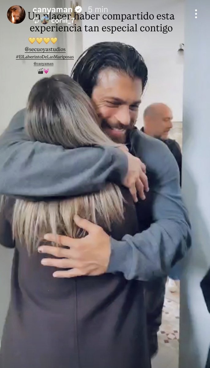 Que foto tan bonita con Cori!!!😍😭
#CanYaman ❤️❤️❤️
#ElLaberintoDeLasMariposas 🦋