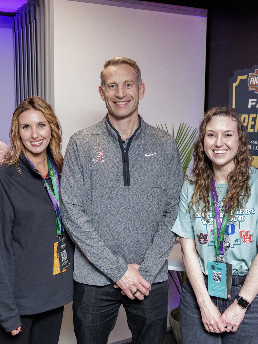 On Location tweet media