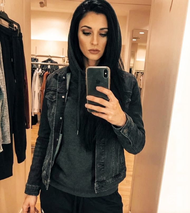 Angela717636756's tweet photo. Some days, I'm amazed by myself "I look for my phone while I'm holding it,🧚 https://t.co/GfhPsYEdNs