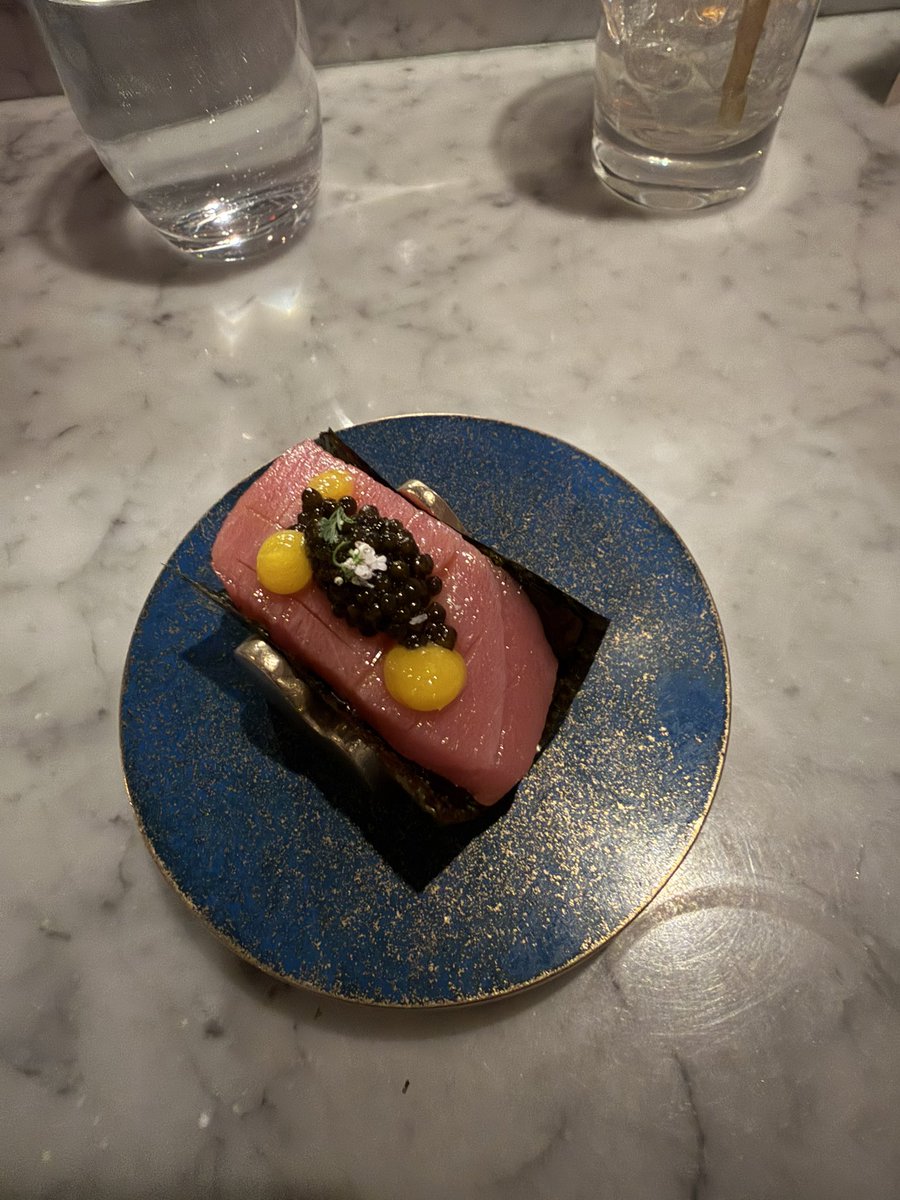 Vivianne Cross • new account tweet media