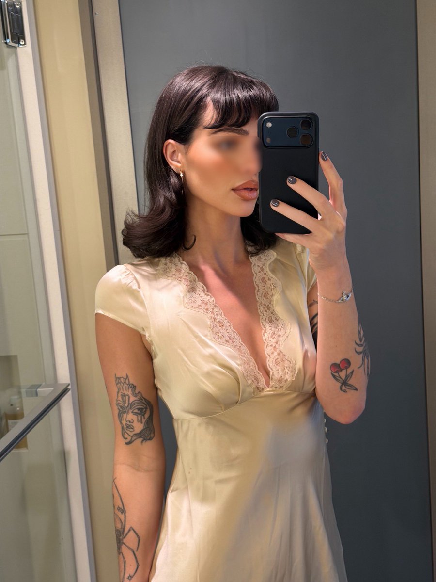 Vivianne Cross • new account tweet media