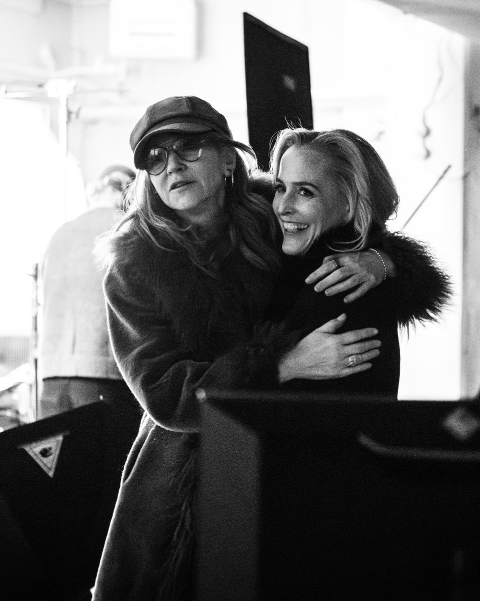 Gillian Anderson tweet media