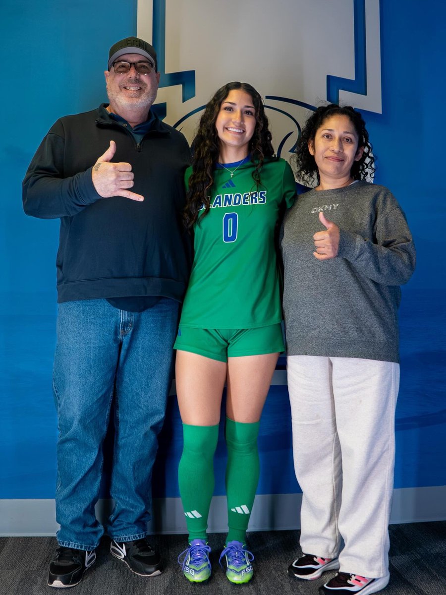 Cinnamon Hurst tweet media