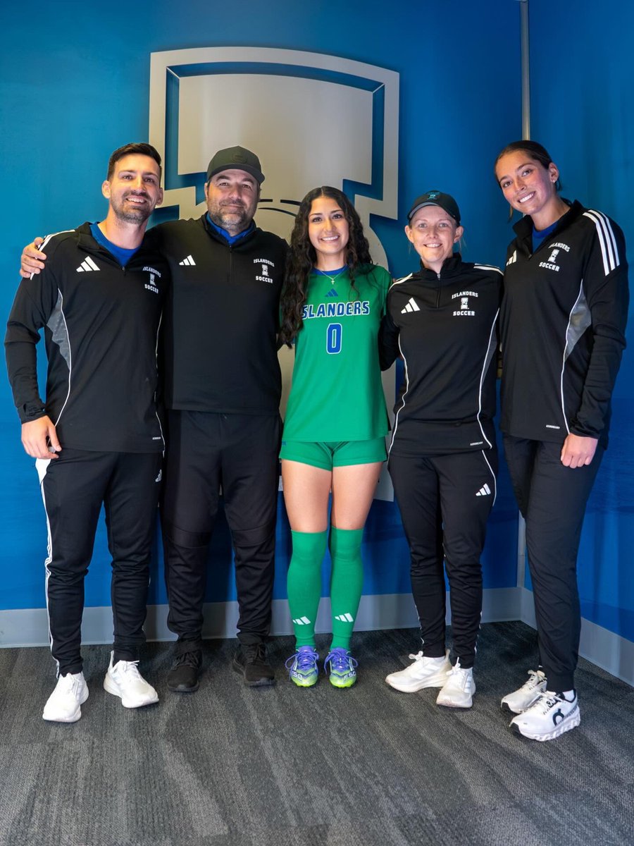 Cinnamon Hurst tweet media