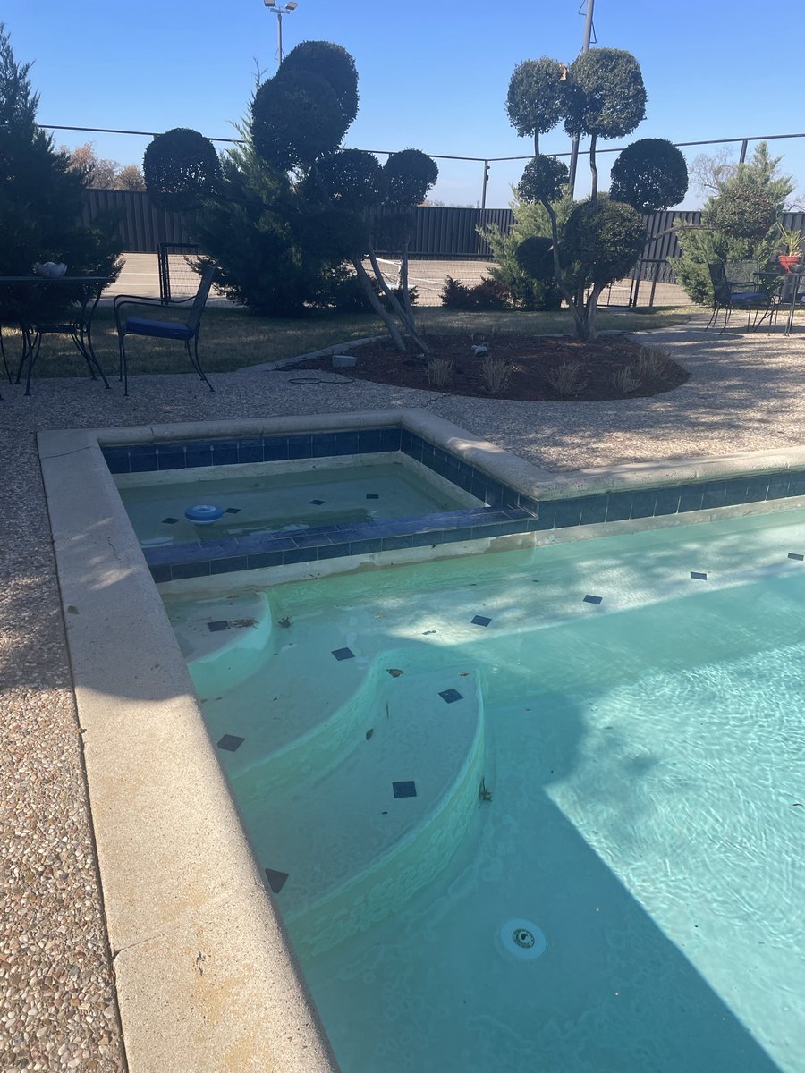 s_rewritten's tweet photo. Before
50yrs old
Well maintained but leaked and having constant replacement/fix issues 
#PoolProject https://t.co/aBHLbGlFkW