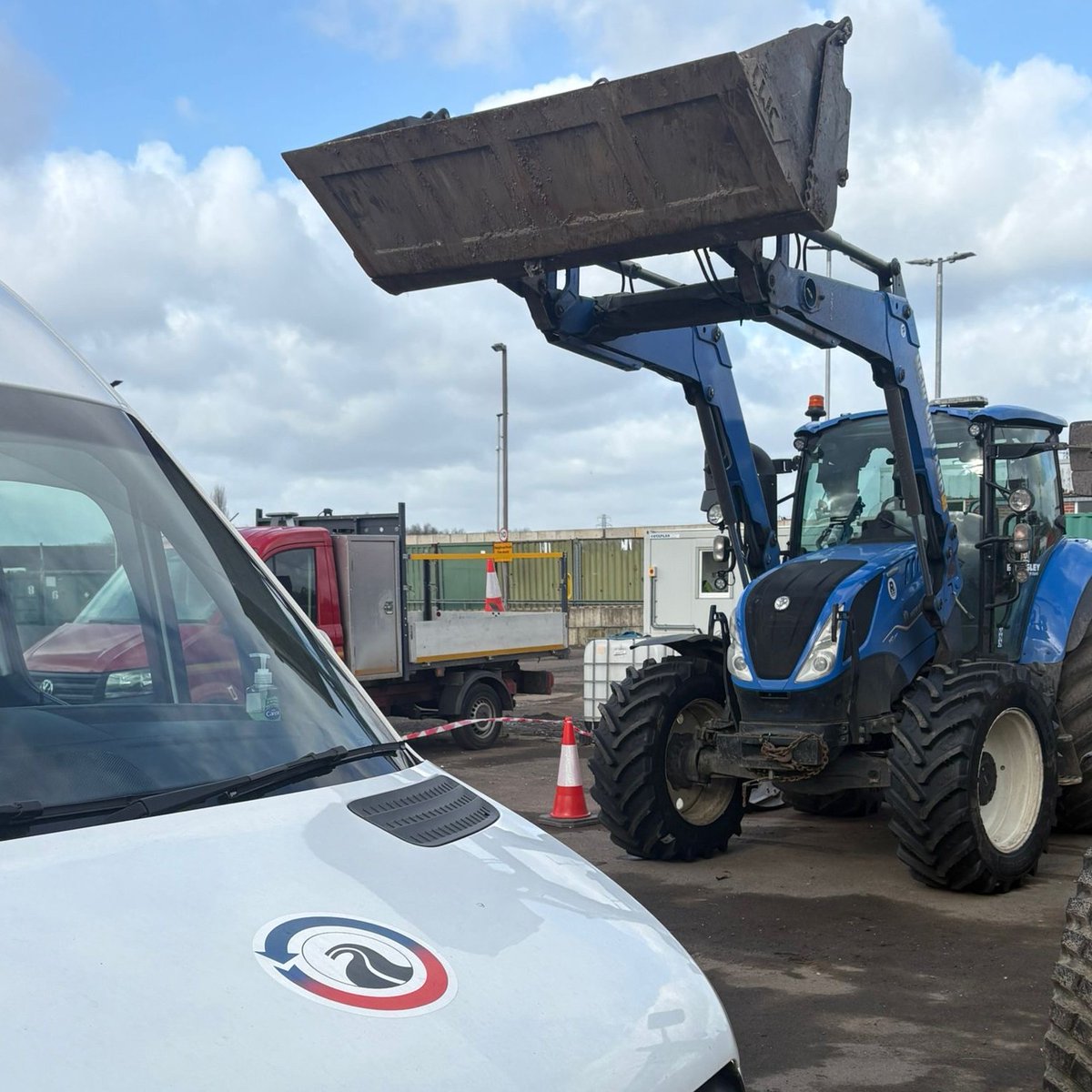 Bush Tyres tweet media