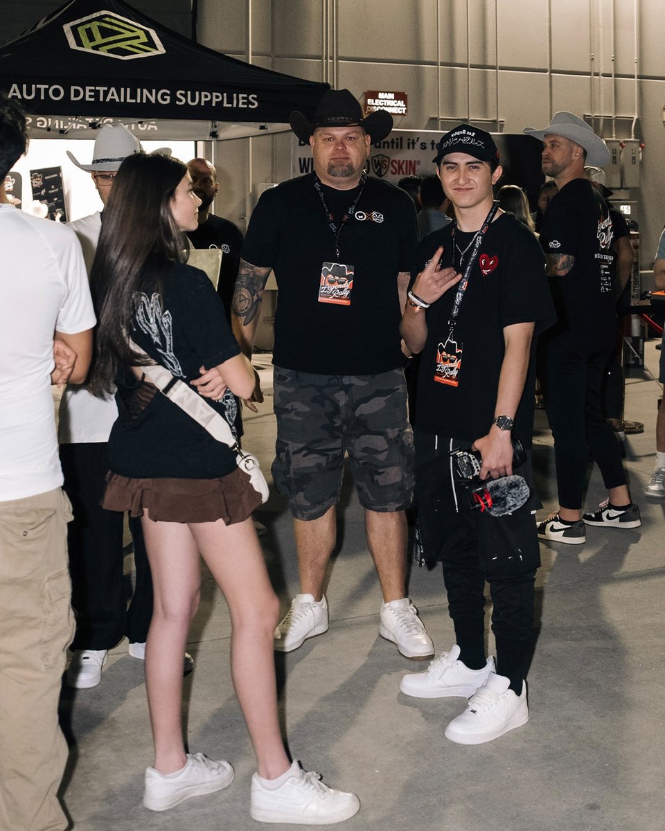 TimothyR tweet media