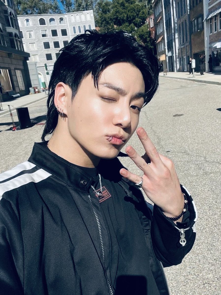 lay jksgirl⁷ tweet media