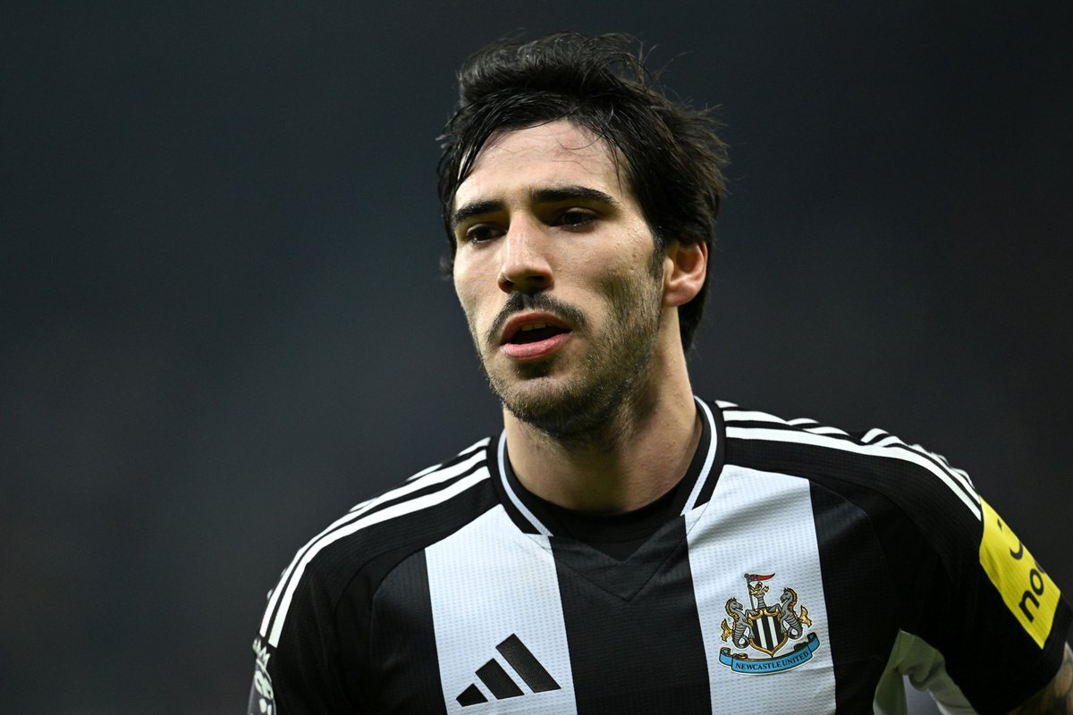 Y’a des choses que j’accepterai jamais dans le foot.
Tonali qui passe sa carrière à Newcastle en fait partie.

#BARNEW