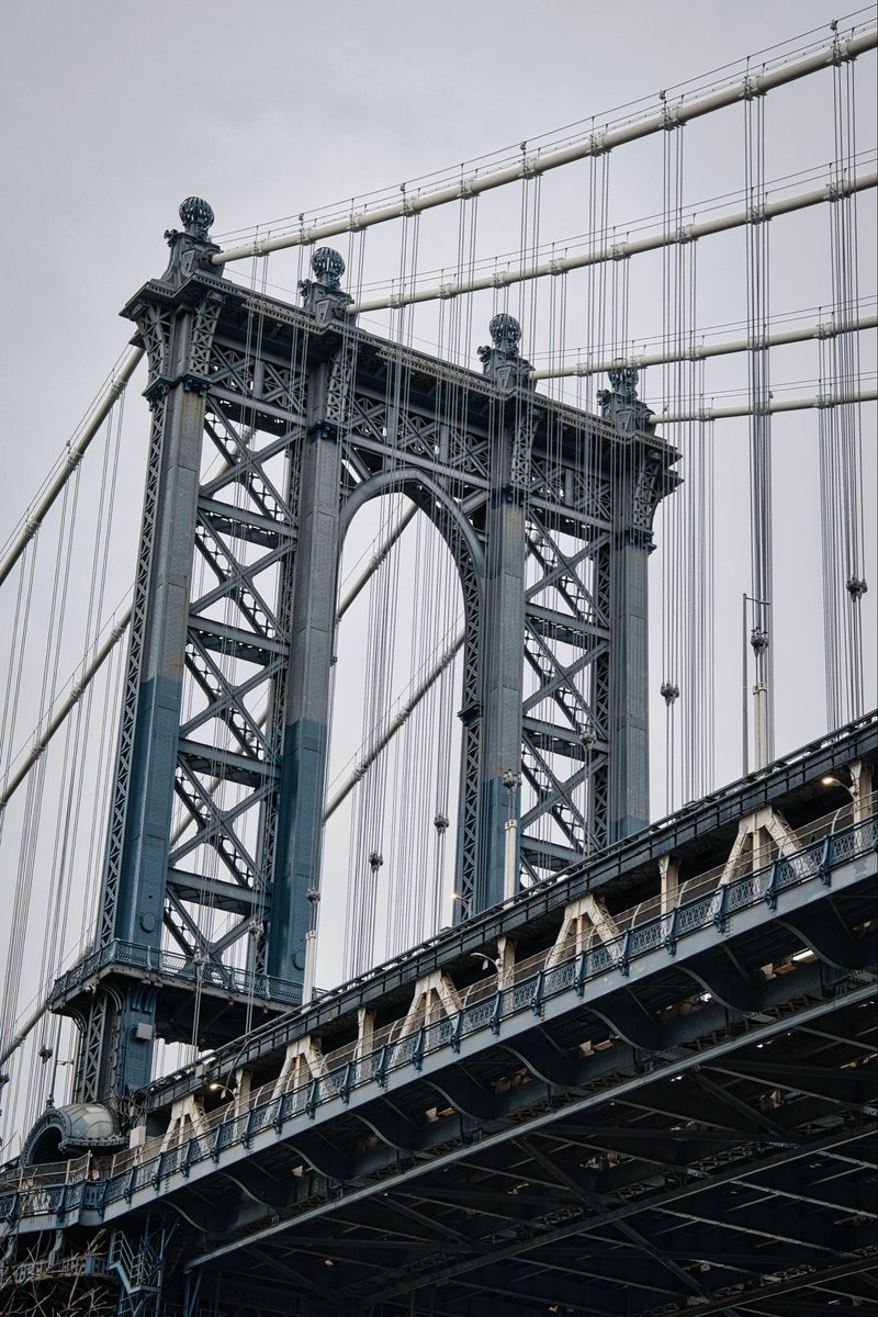 travel_w_lenses's tweet image. 📍 New York, NY, USA

Today some photos of the first place I visited when I landed in New York City: the view of the Manhattan Bridge from Brooklyn.

Have you ever visited these two spots in the city?

#travelwithlenses #brooklynbridge #manhattanbridge #visitnyc