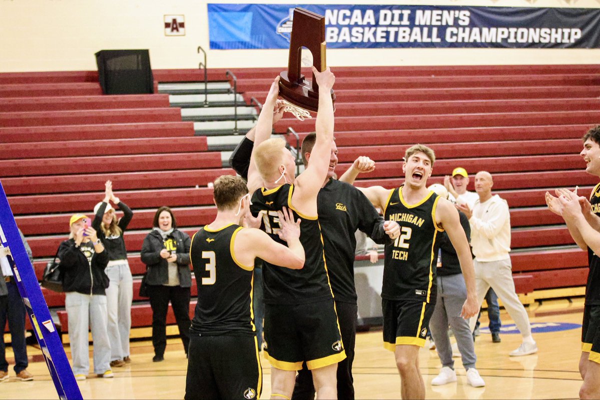 Michigan Tech MBB tweet media