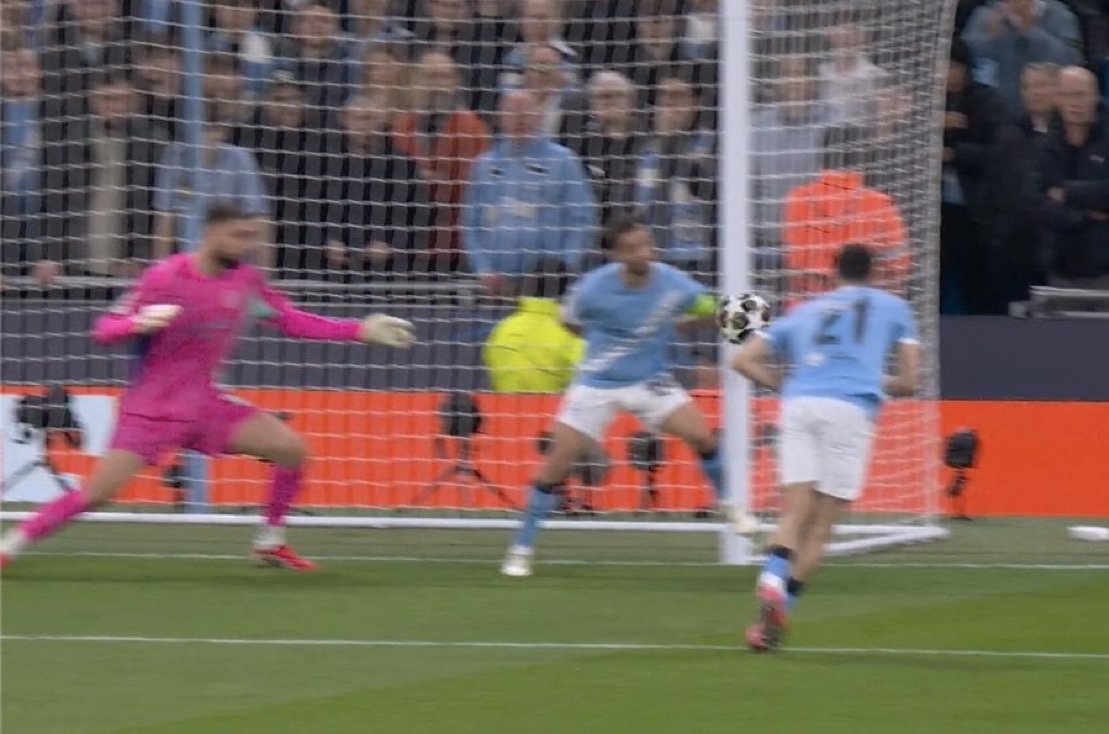 madridblaugrana's tweet image. Bernardo silva CORTA OCASION MANIFIESTA DE GOL 🟥 ROJA

Trippier CORTA OCASION MANIFIESTA DE GOL 🟨 AMARILLA