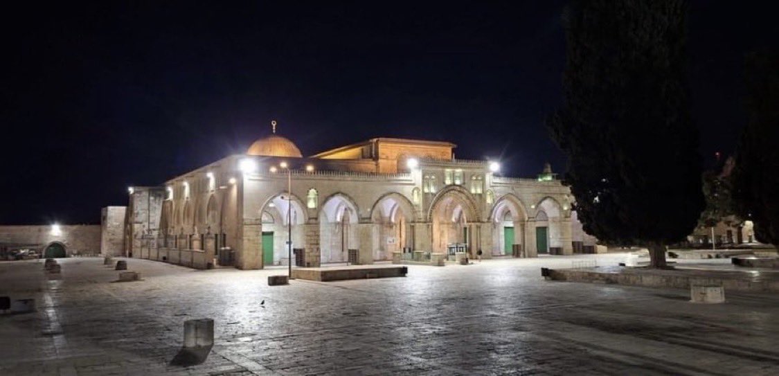 Abu_Salah9's tweet photo. ولا زال المسجد الأقصى المبارك مغلق بالكامل

لا تنسوا أولى القبلتين وثالث الحرمين ومسرى النبي ﷺ https://t.co/u4YwmndKCy