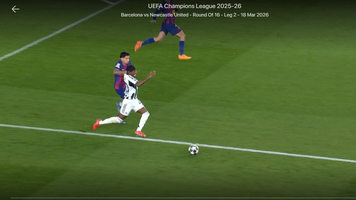 XSotho's tweet photo. Barcelona playing with 12 players 🚮🚮🚮
No penalty                                  penalty https://t.co/ll3si2u7pE
