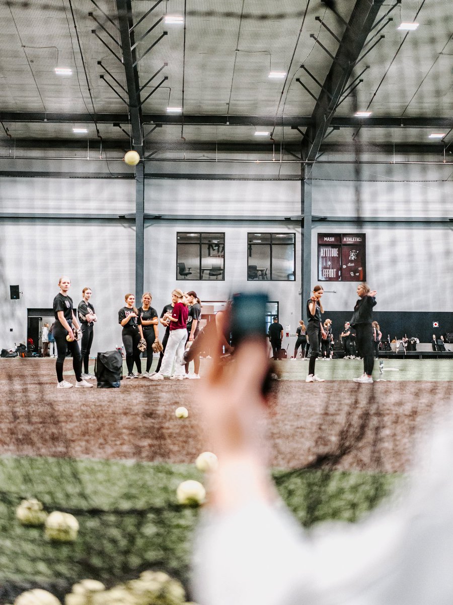 MASH Softball tweet media